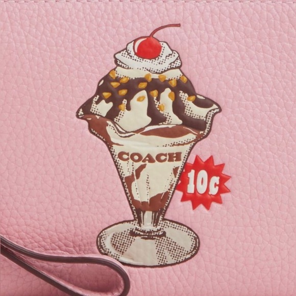 NWT Coach Outlet Corner Zip Wristlet  Sundae Graphic - Picture 2 of 4